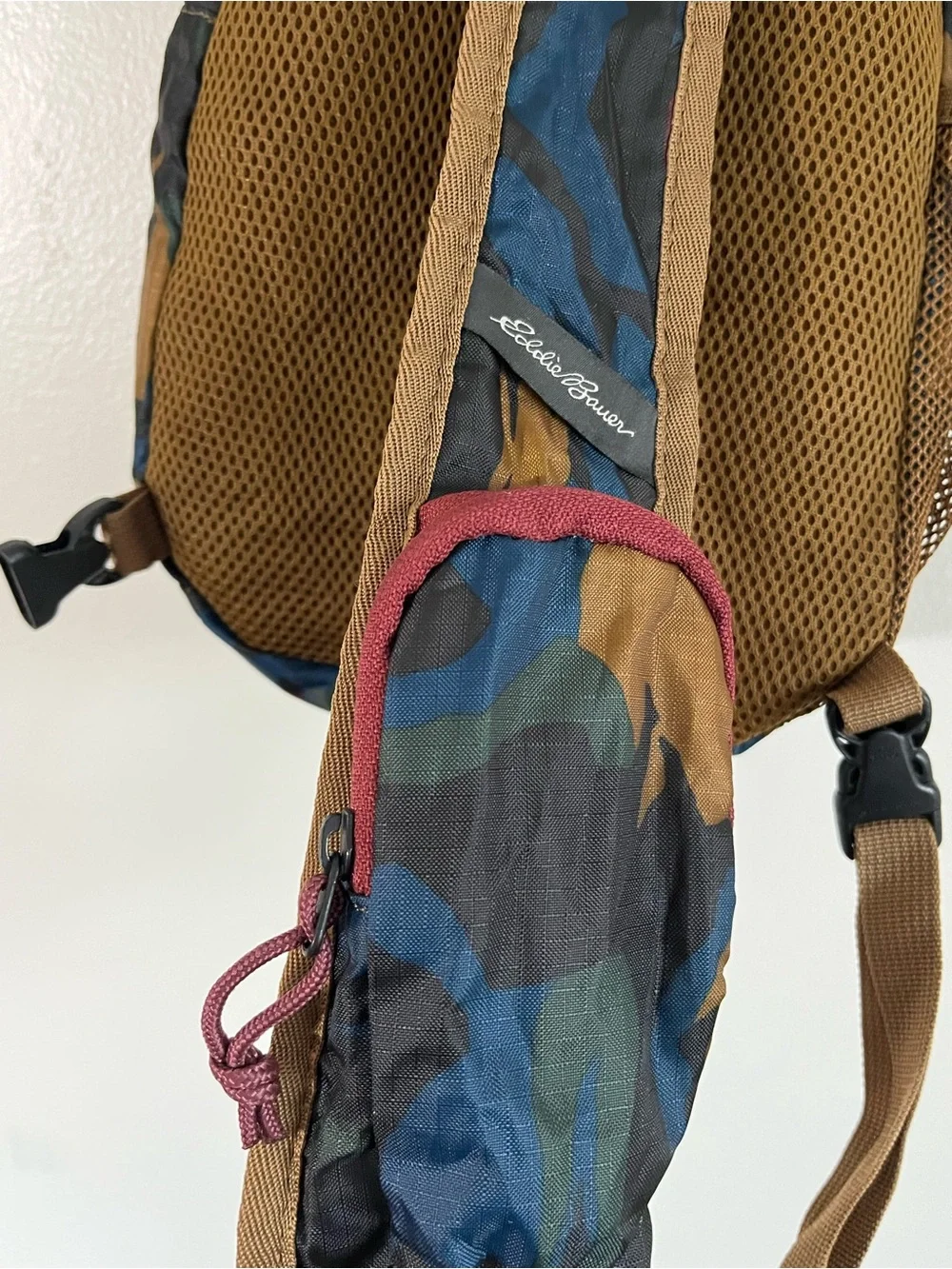 Eddie Bauer 10L Stowaway Camouflage Sling Back
